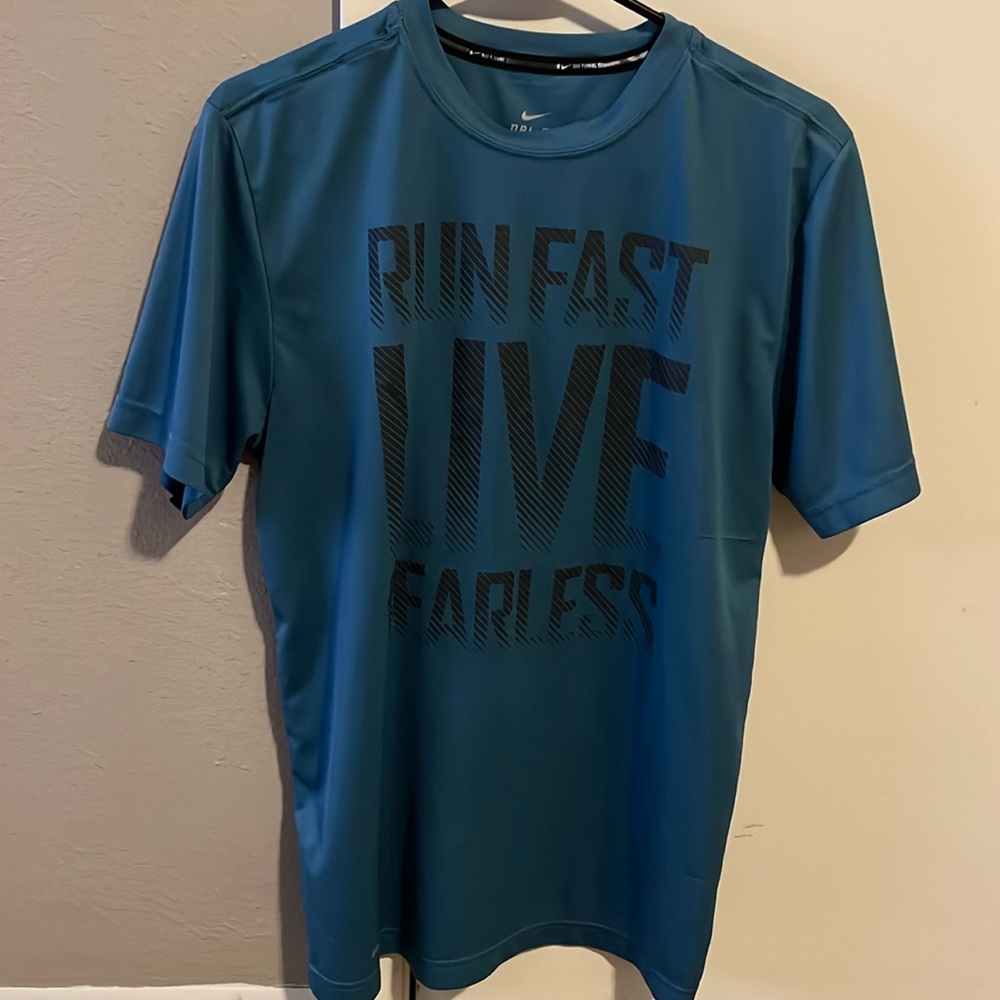 Nike run fast live fearless t-shirt